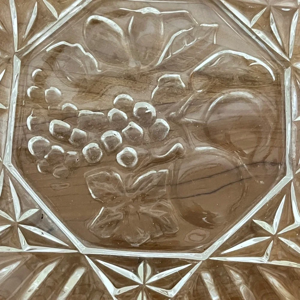 Vintage Pressed Glass Fruit Bowl‎ Grapes Embossed Starburst Sawtooth Rim 10.25